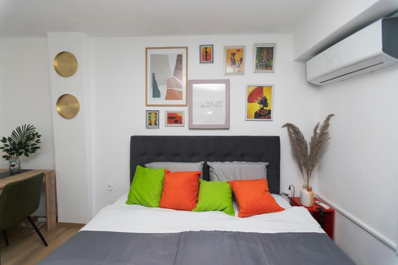 11 Steps' Lovely Studio In The Center Tiranë Luaran gambar