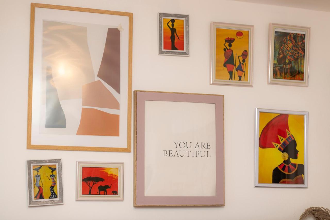 11 Steps' Lovely Studio In The Center Tiranë Luaran gambar